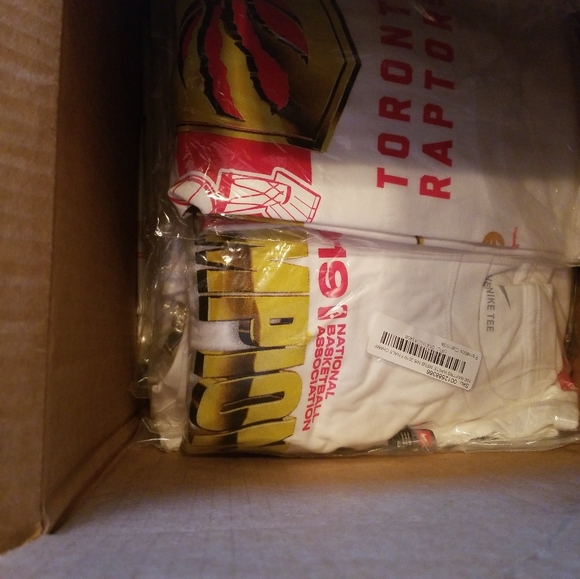 Toronto Raptors 2019 locker room official licenced NBA NIKEa  t shirt Champions - Picture 2 of 5